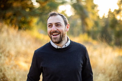 'אדריאל' בסינגל חדש: "קרוב"