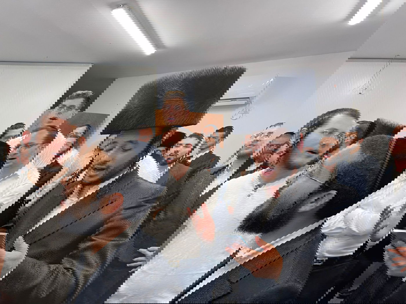 כך ב'קרעסטיר' גם שמעו ל'גדולים' וגם קיימו סליחות מוזיקליות