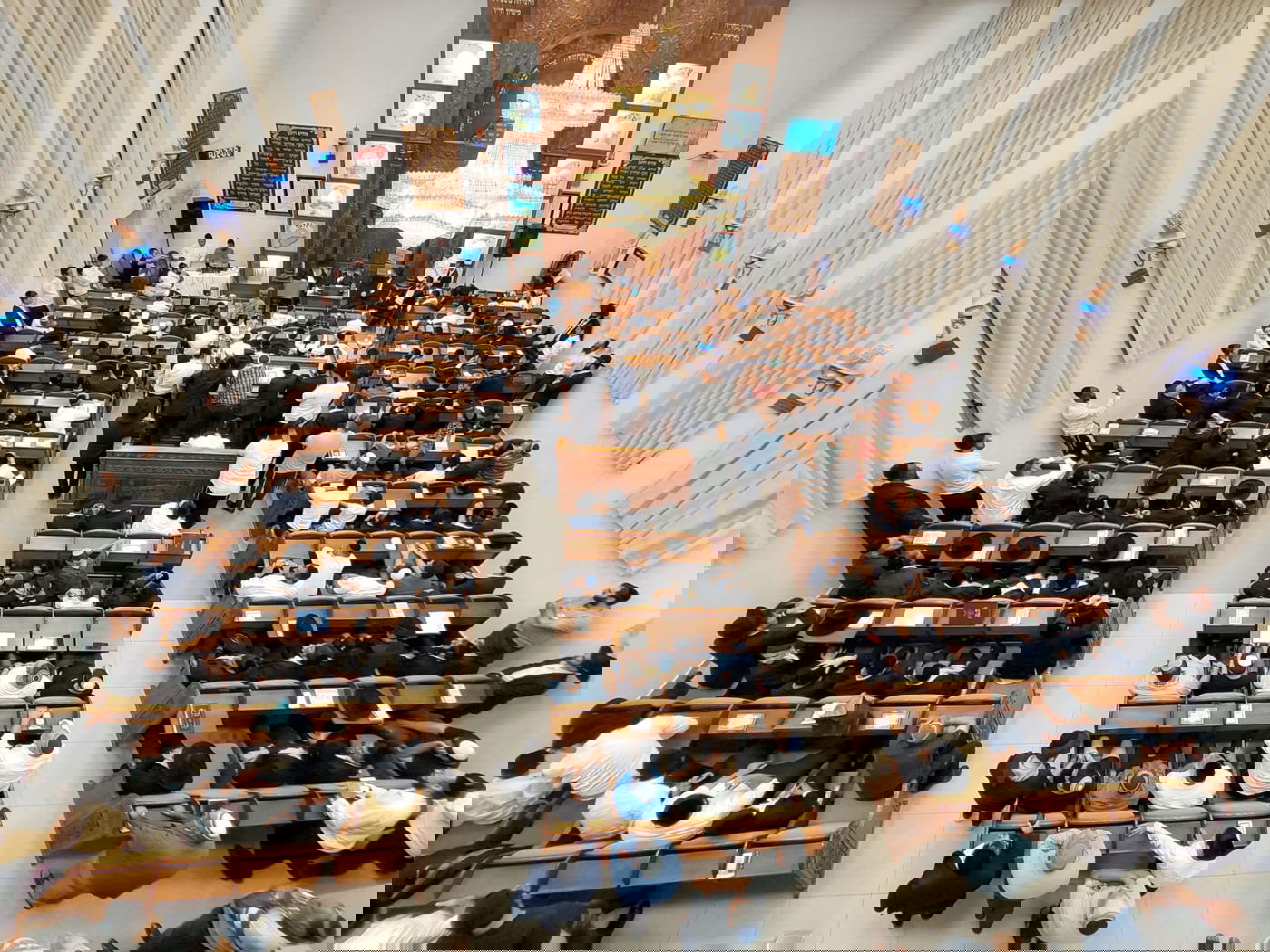 תיעוד: הגר"מ מאזוז במסע חיזוק בדרום הארץ