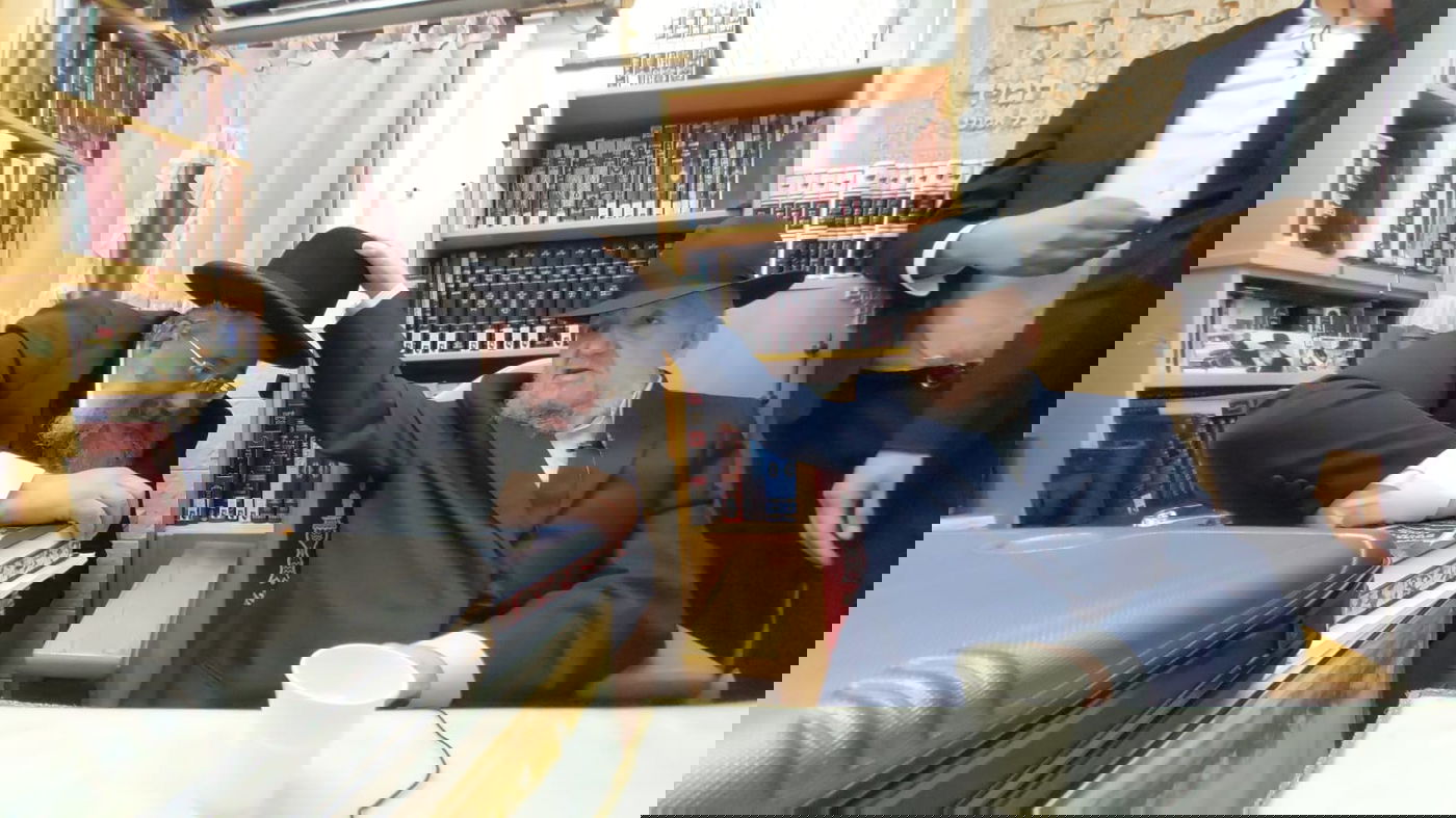 תיעוד: הגר"מ מאזוז במסע חיזוק בדרום הארץ