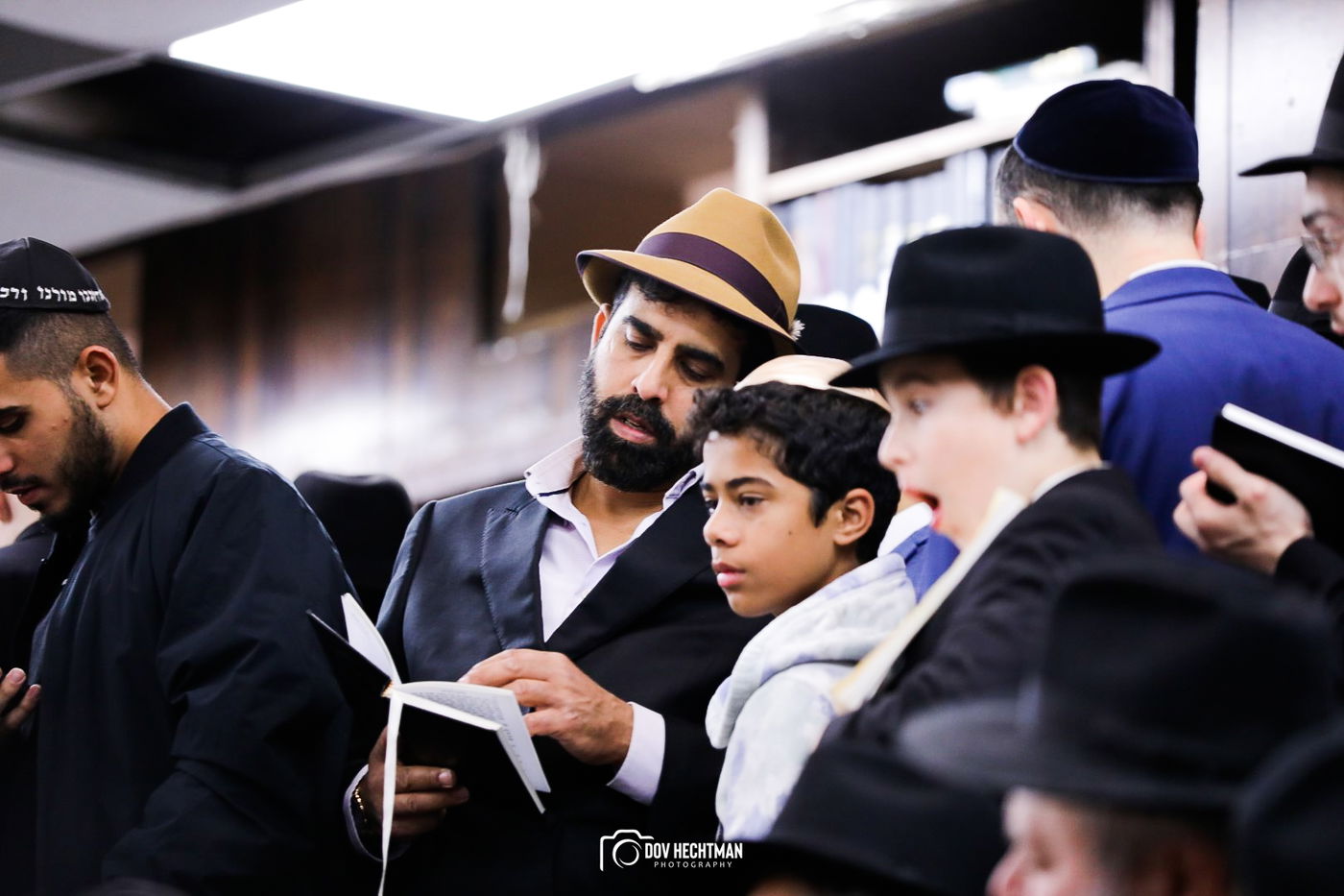 תיעוד מרהיב: אלפים מכל העולם בסליחות במרכז חב"ד 770