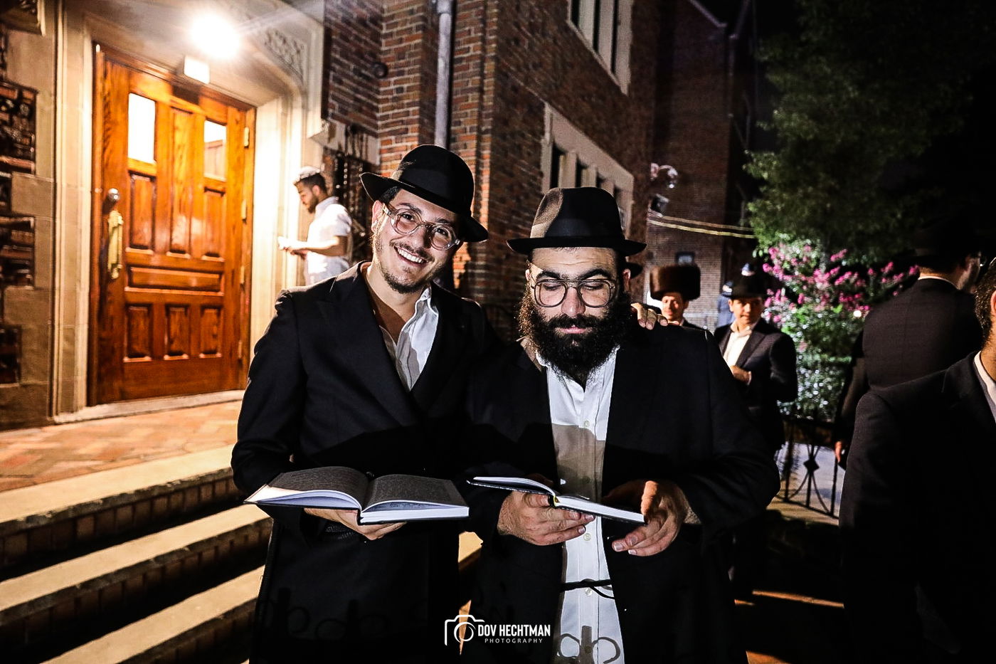 תיעוד מרהיב: אלפים מכל העולם בסליחות במרכז חב"ד 770