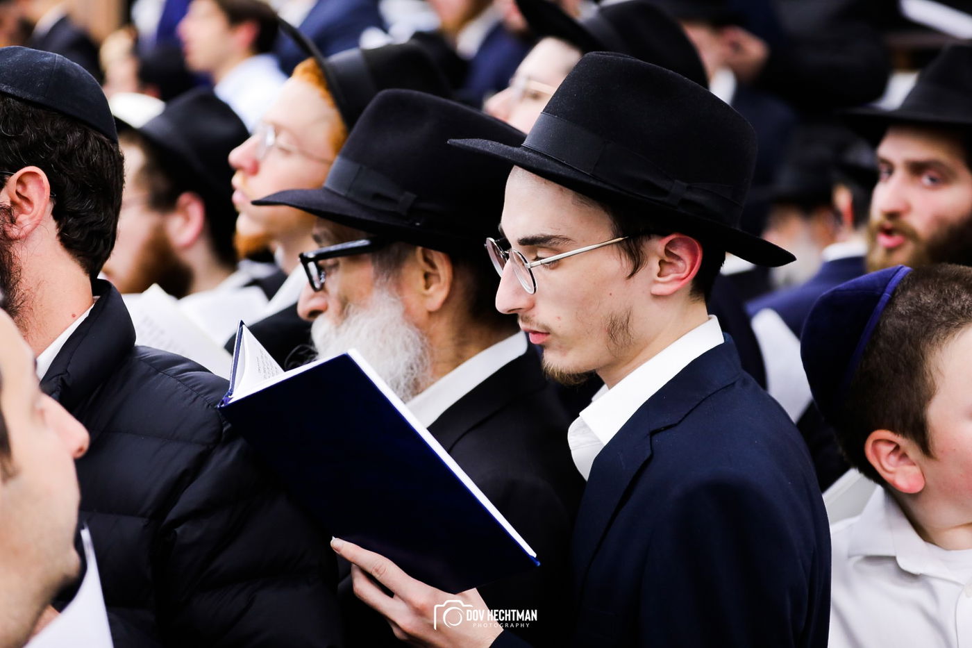 תיעוד מרהיב: אלפים מכל העולם בסליחות במרכז חב"ד 770