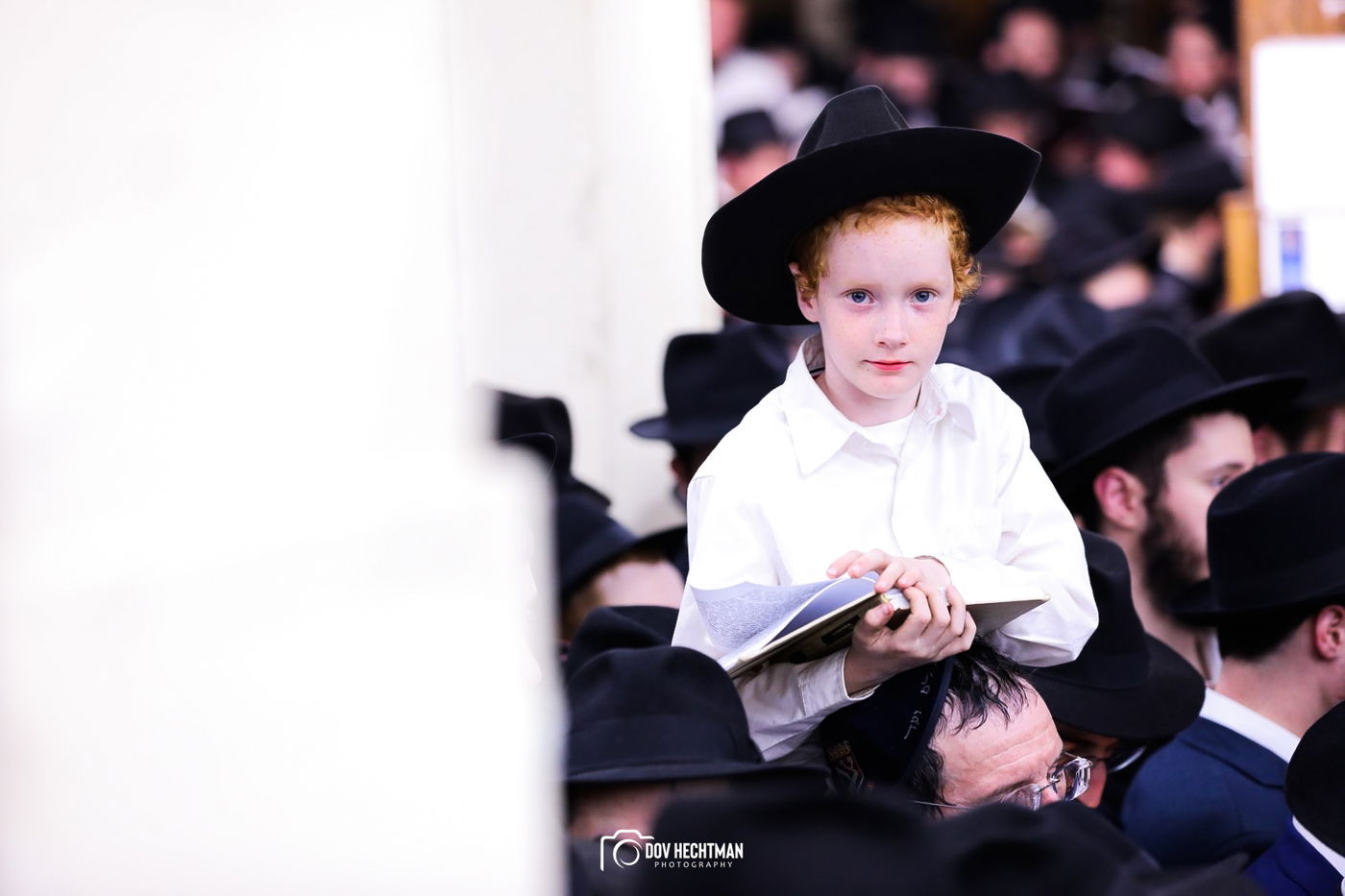 תיעוד מרהיב: אלפים מכל העולם בסליחות במרכז חב"ד 770