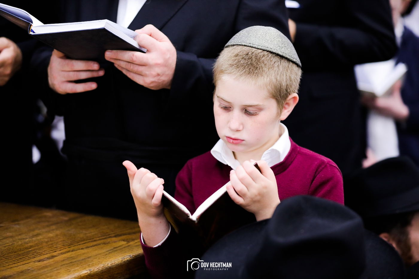 תיעוד מרהיב: אלפים מכל העולם בסליחות במרכז חב"ד 770