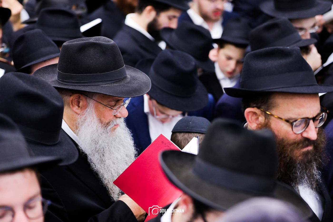 תיעוד מרהיב: אלפים מכל העולם בסליחות במרכז חב"ד 770