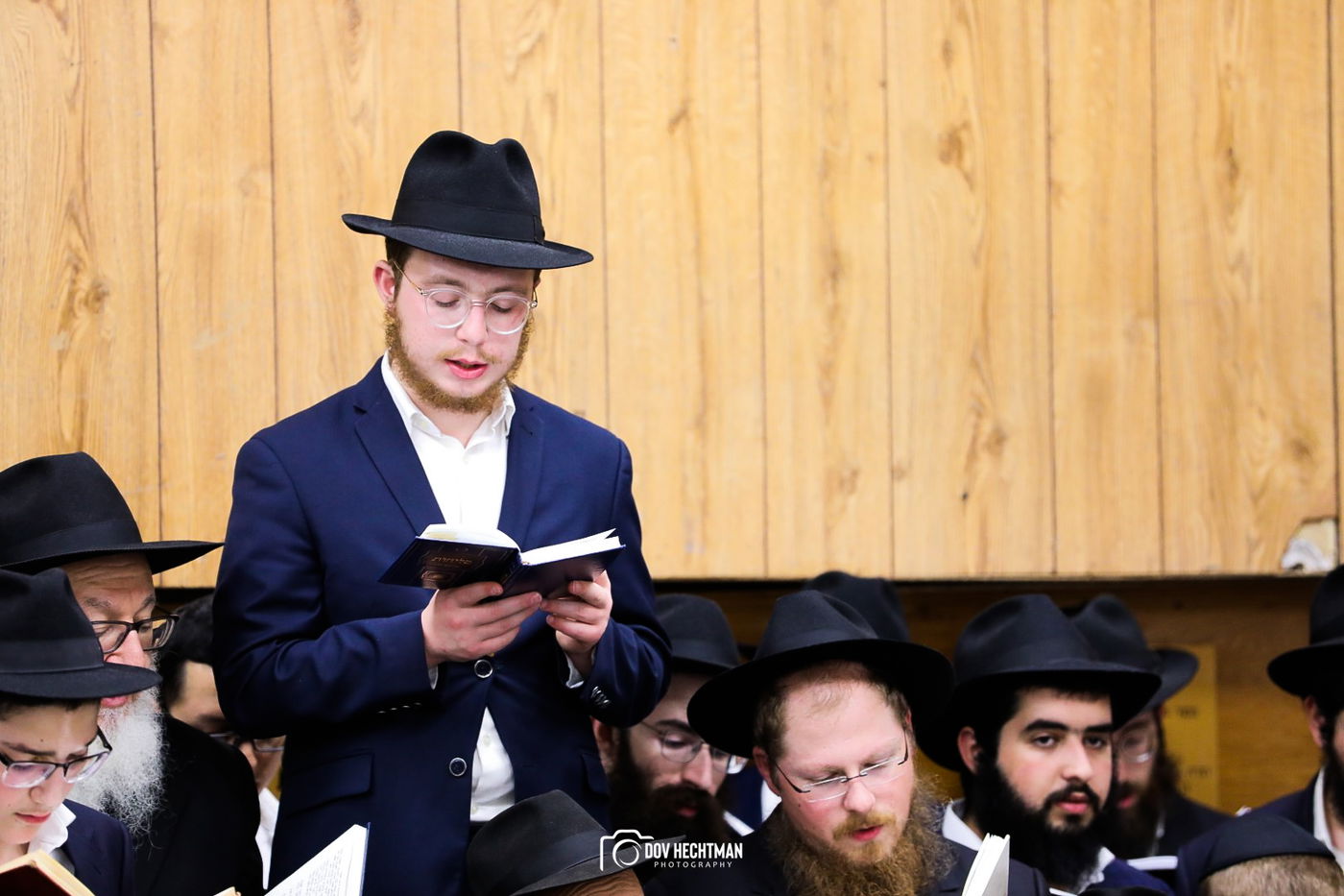 תיעוד מרהיב: אלפים מכל העולם בסליחות במרכז חב"ד 770