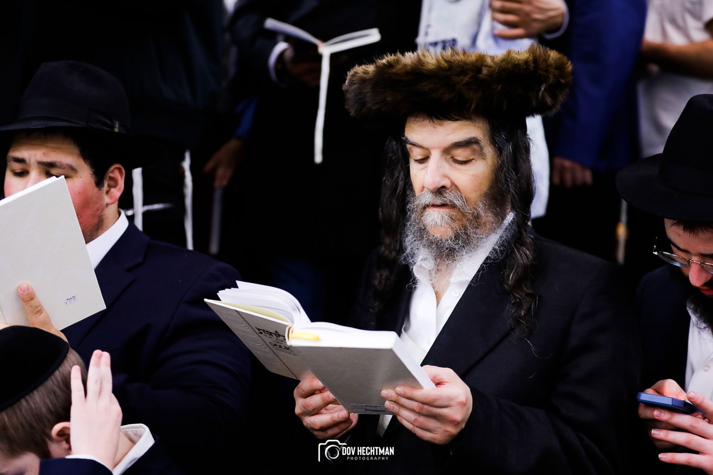 תיעוד מרהיב: אלפים מכל העולם בסליחות במרכז חב"ד 770