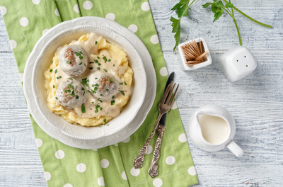 לא ישאר כלום בצלחת: קציצות עוף ברוטב מוקרם פרווה