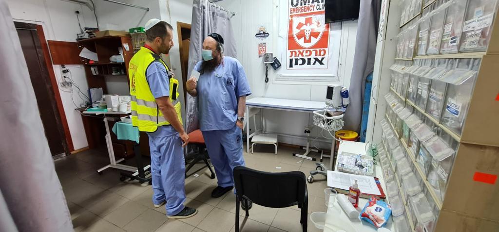 פספורטכארד תבטח את אלפי המתפללים באומן