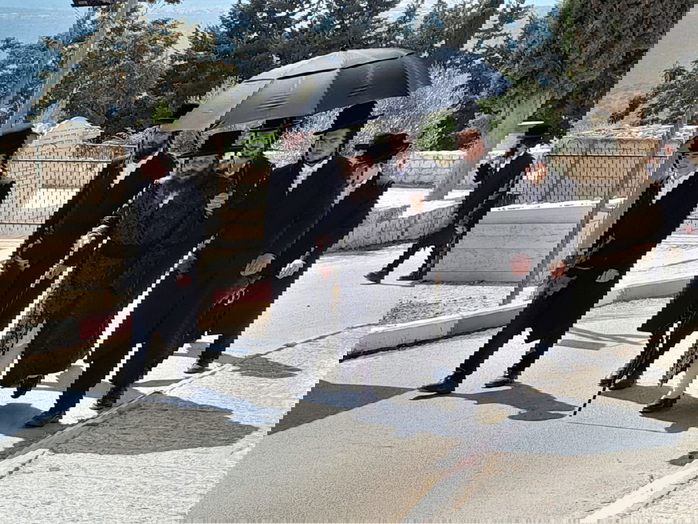 הכנה ליום הדין: הרבי ממיאלען התפלל בקברי צדיקים