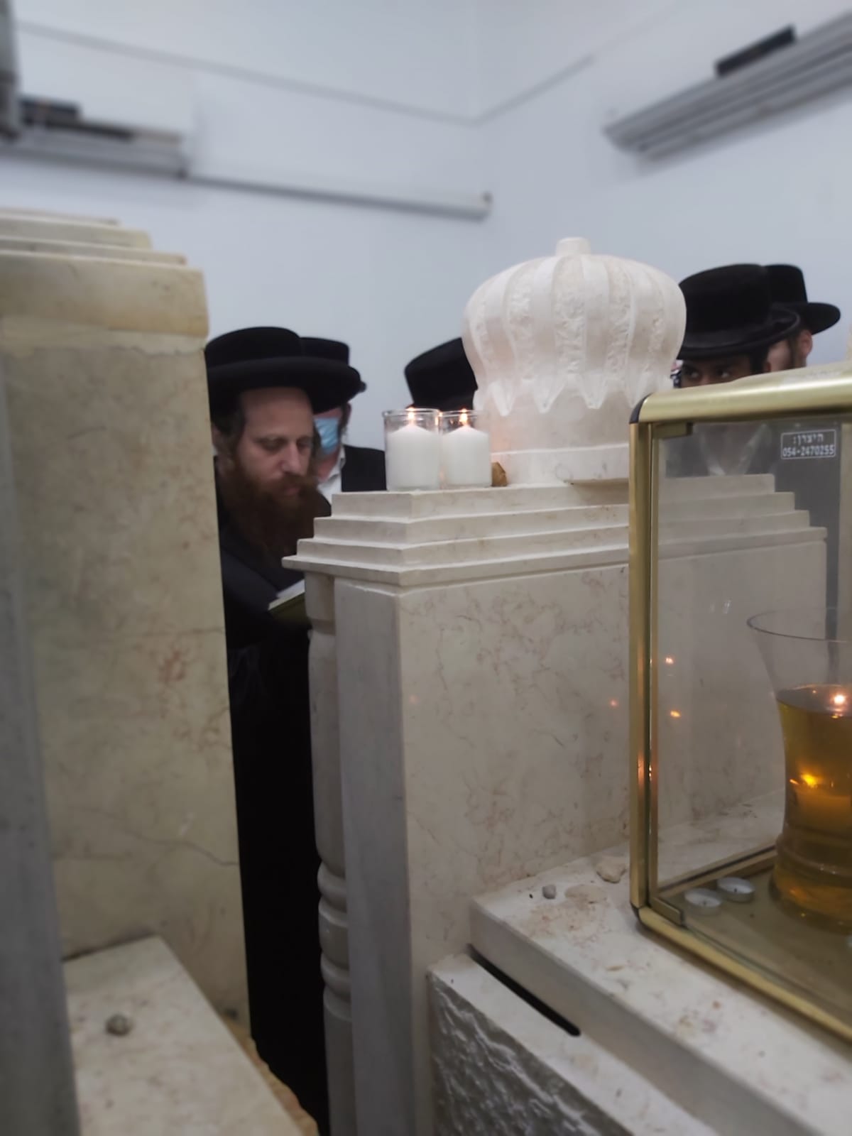 הכנה ליום הדין: הרבי ממיאלען התפלל בקברי צדיקים