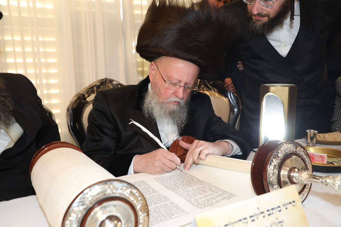 בני ברק: הכנסת ספר תורה לביהמ"ד דראהביטש