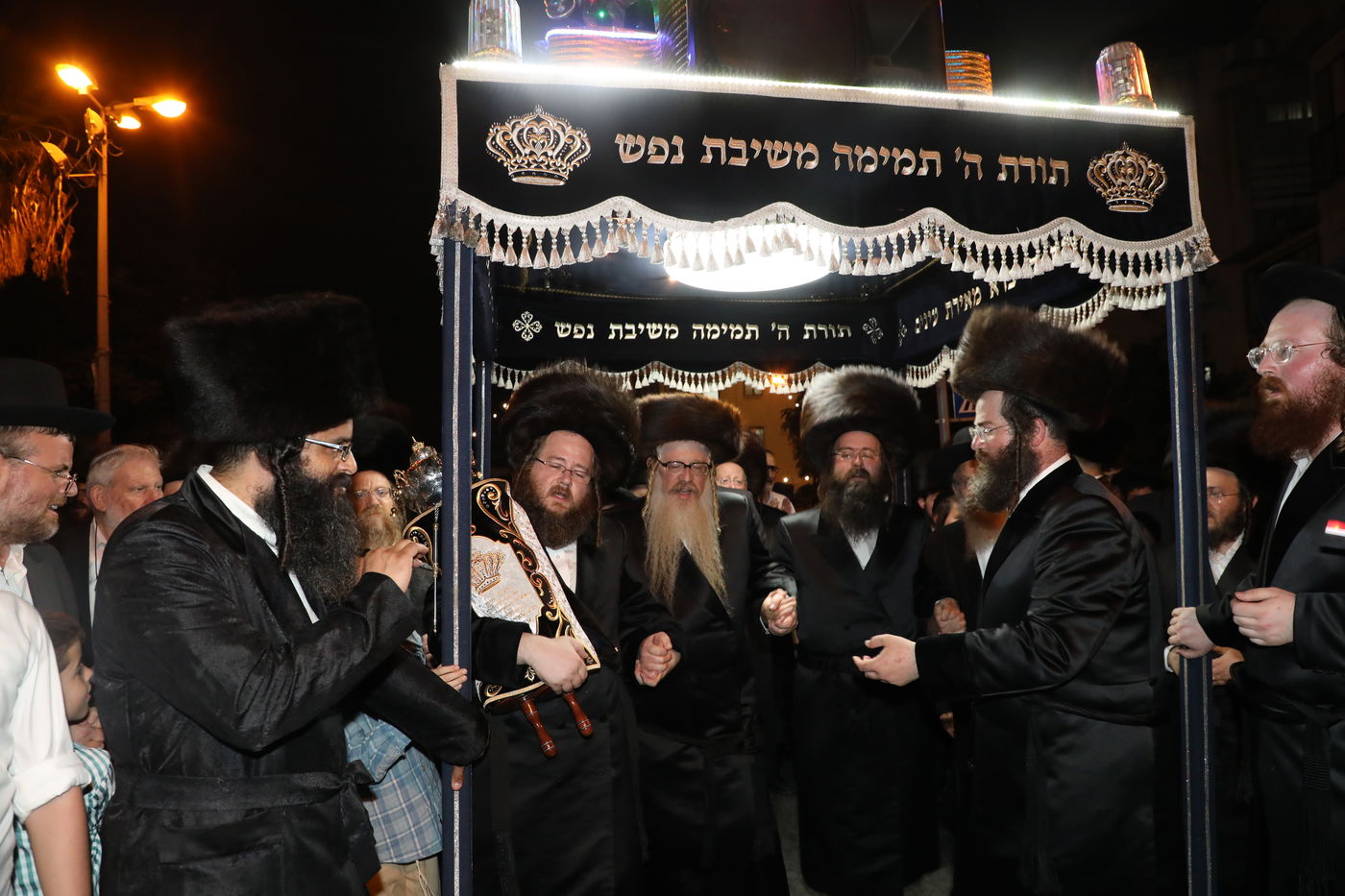 בני ברק: הכנסת ספר תורה לביהמ"ד דראהביטש