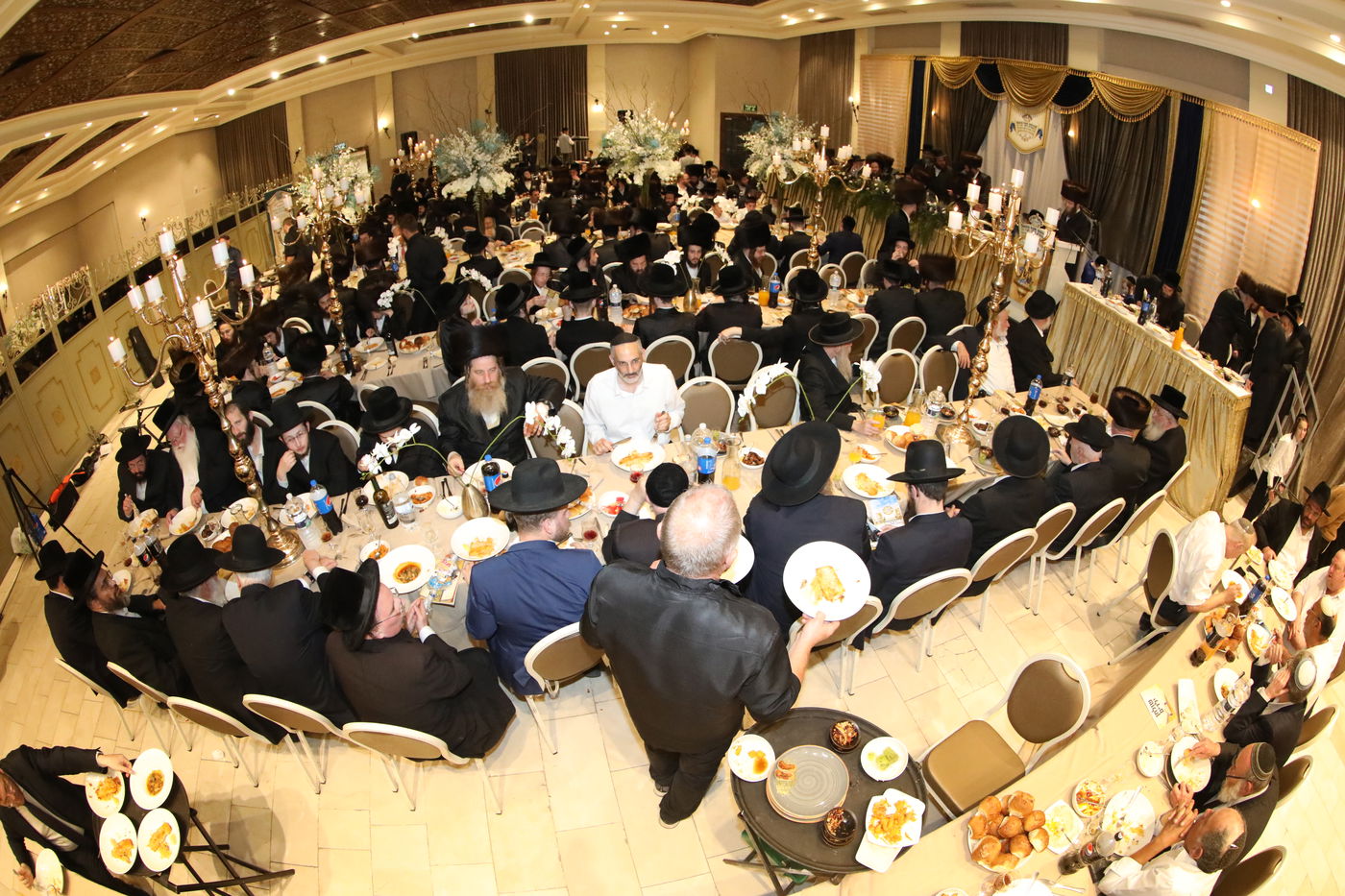 בני ברק: הכנסת ספר תורה לביהמ"ד דראהביטש