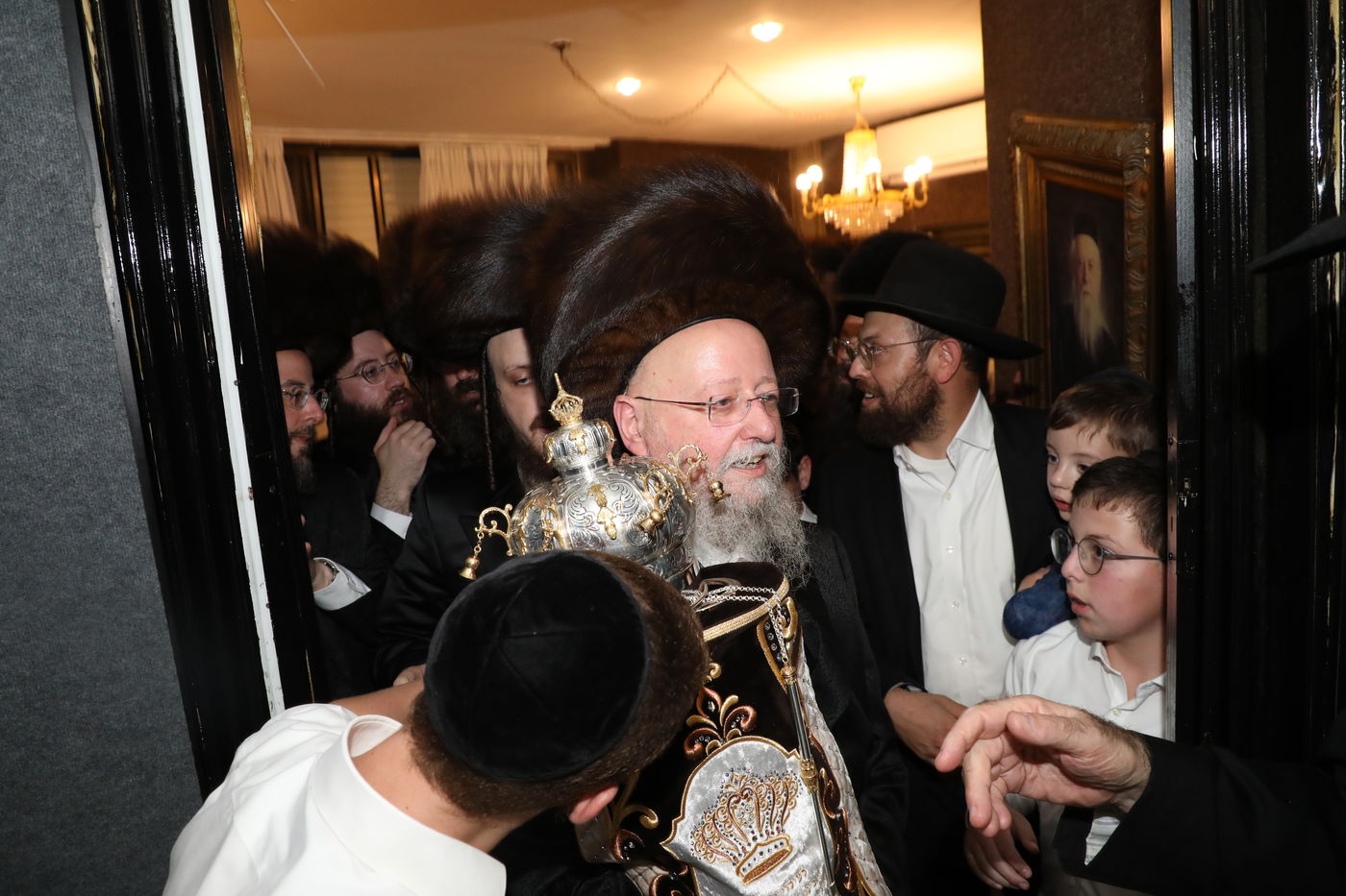 בני ברק: הכנסת ספר תורה לביהמ"ד דראהביטש