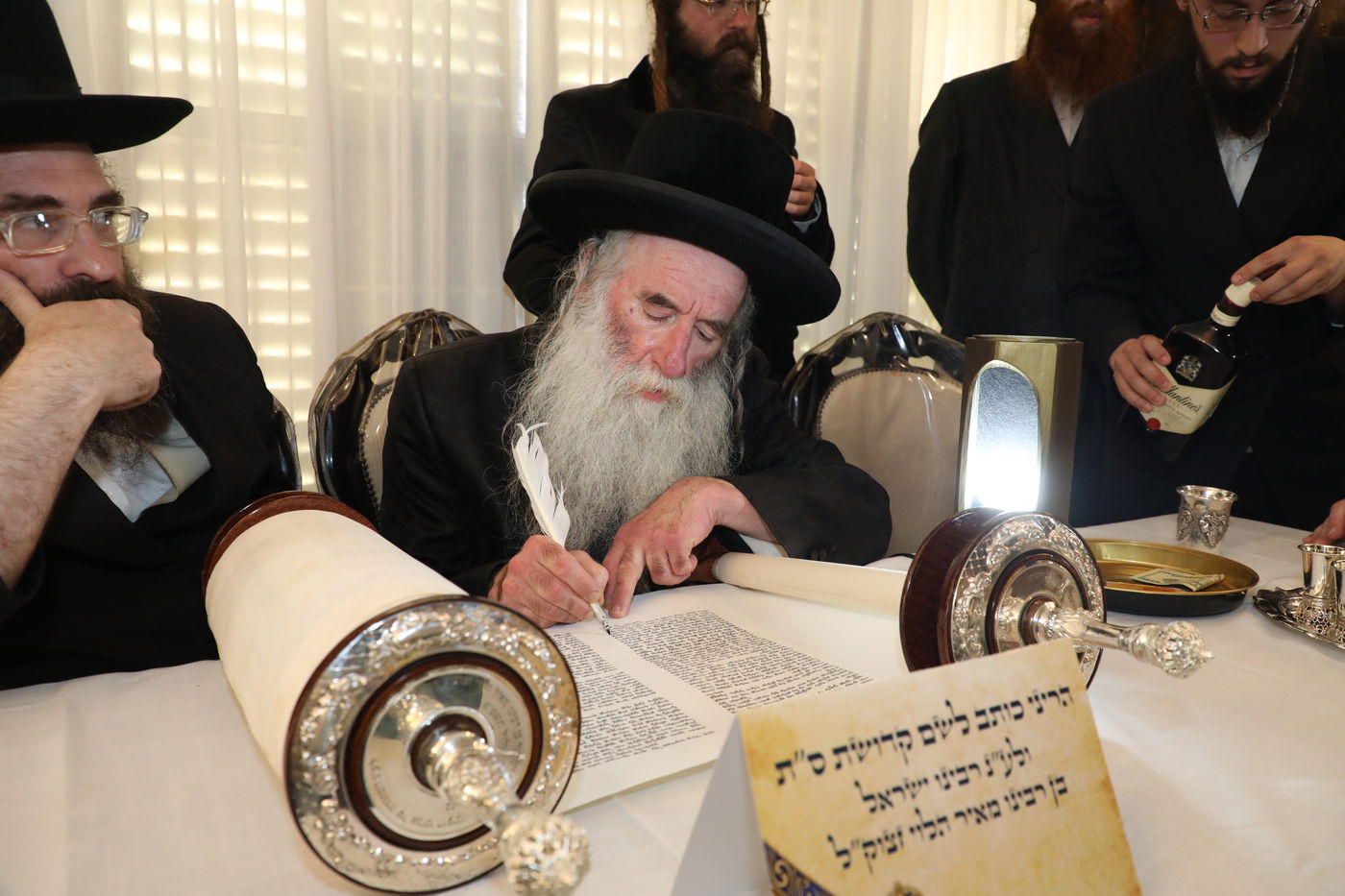 בני ברק: הכנסת ספר תורה לביהמ"ד דראהביטש