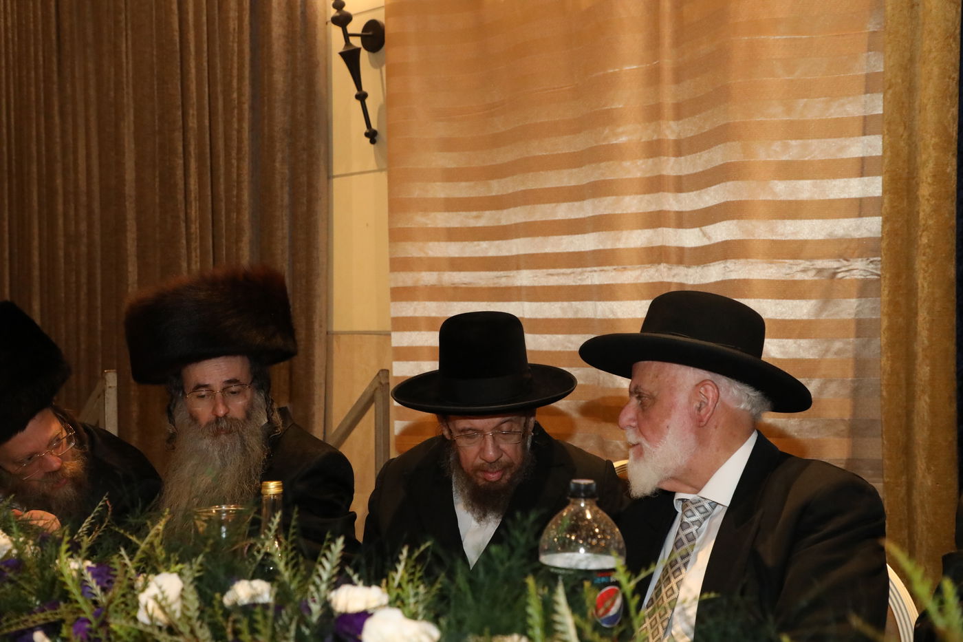 בני ברק: הכנסת ספר תורה לביהמ"ד דראהביטש