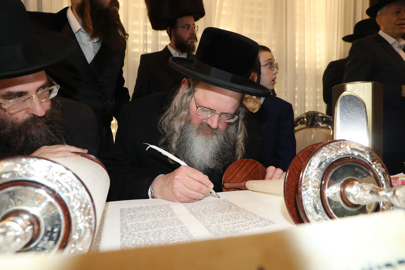 בני ברק: הכנסת ספר תורה לביהמ"ד דראהביטש