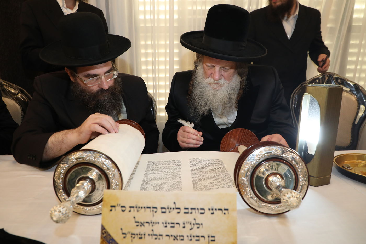 בני ברק: הכנסת ספר תורה לביהמ"ד דראהביטש