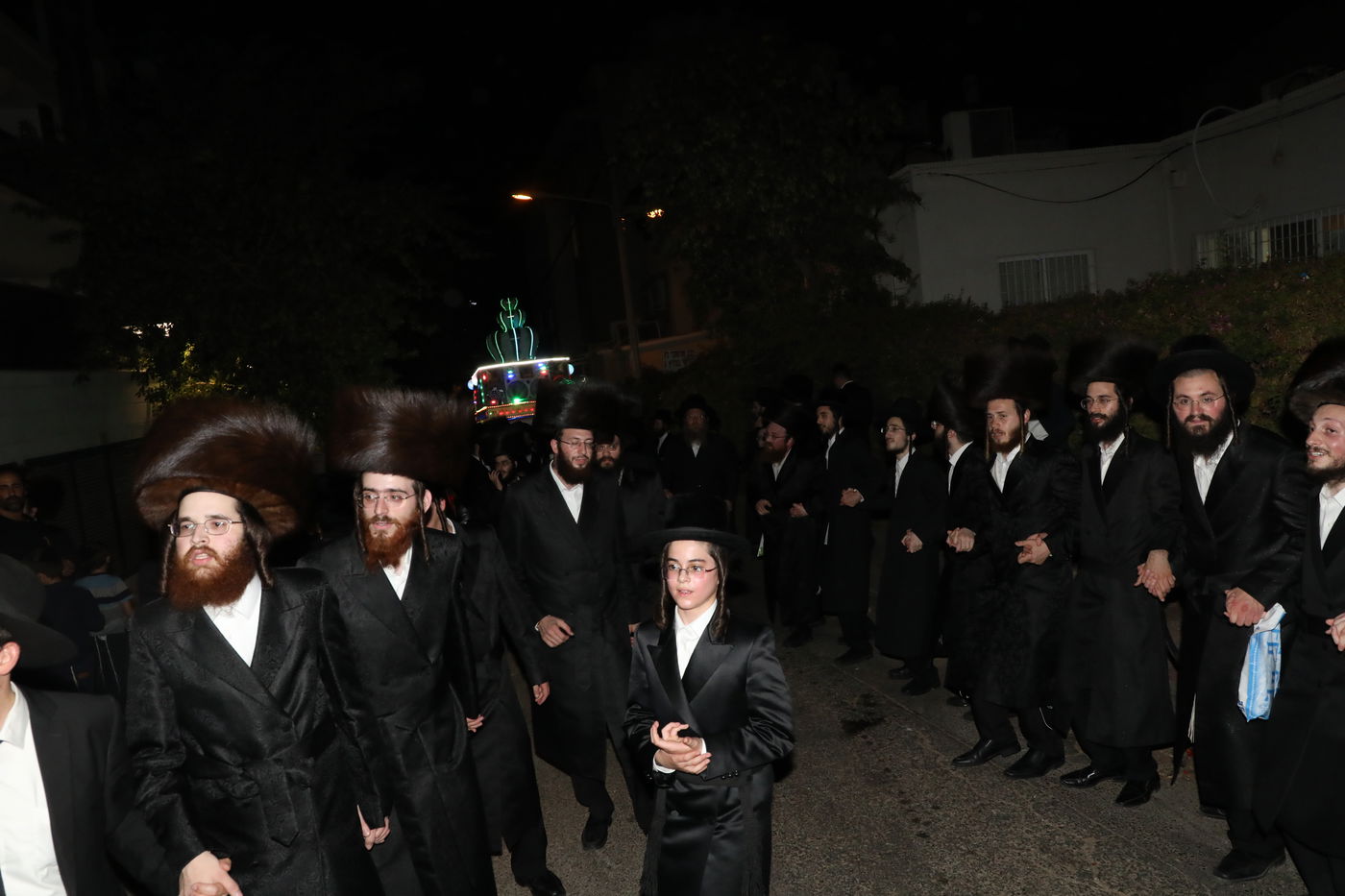 בני ברק: הכנסת ספר תורה לביהמ"ד דראהביטש