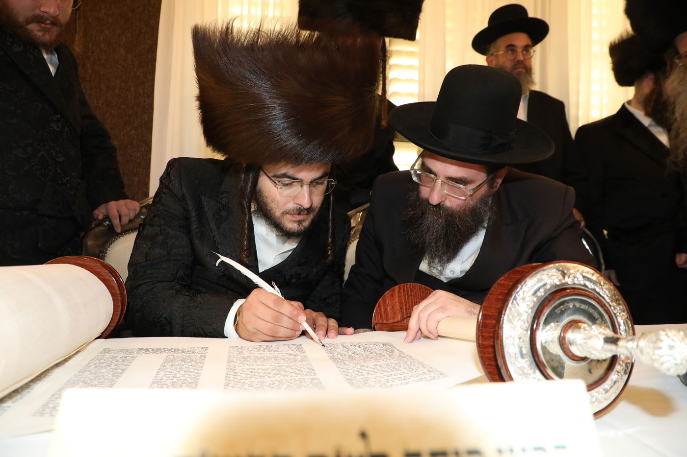 בני ברק: הכנסת ספר תורה לביהמ"ד דראהביטש