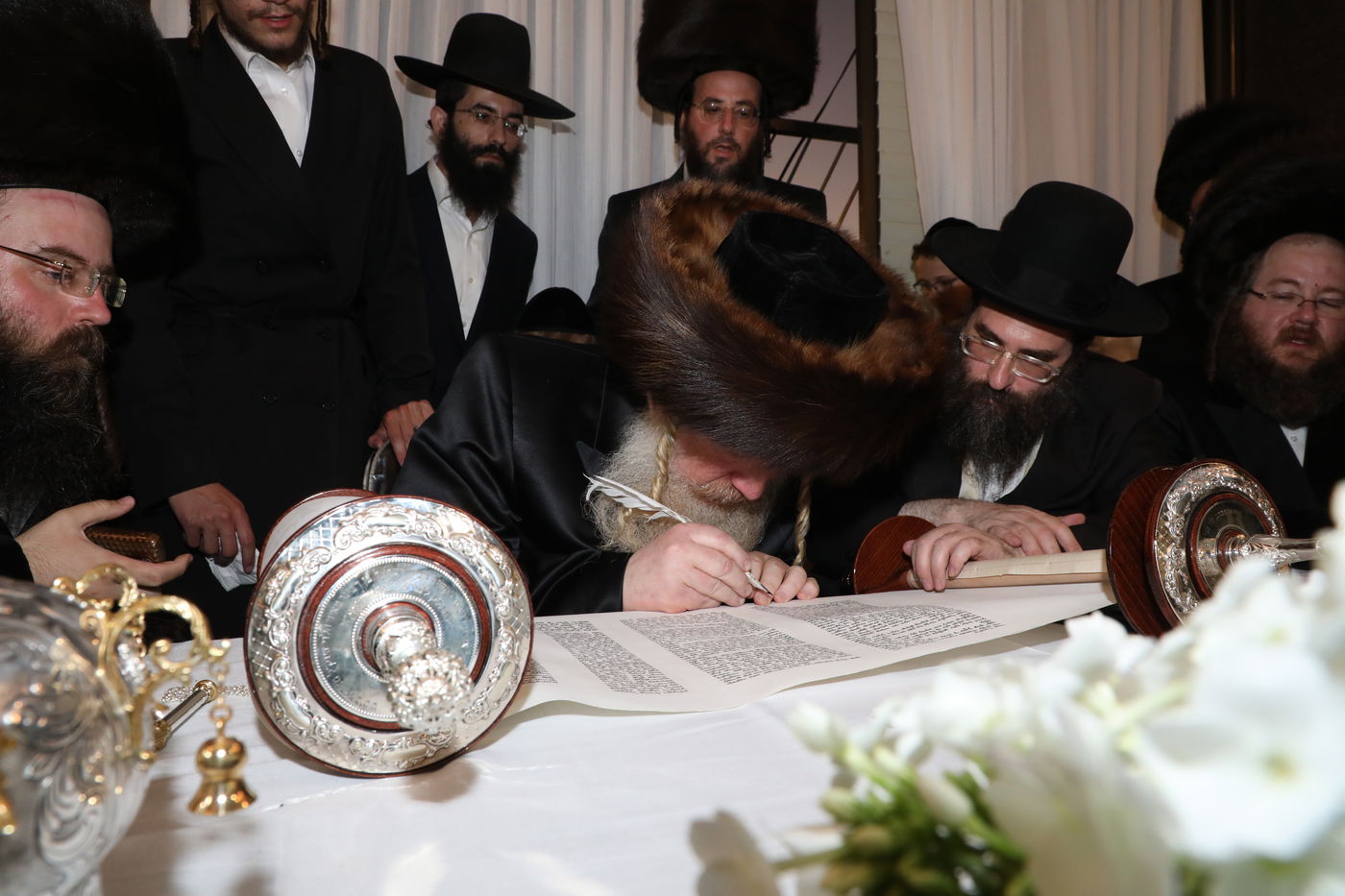 בני ברק: הכנסת ספר תורה לביהמ"ד דראהביטש