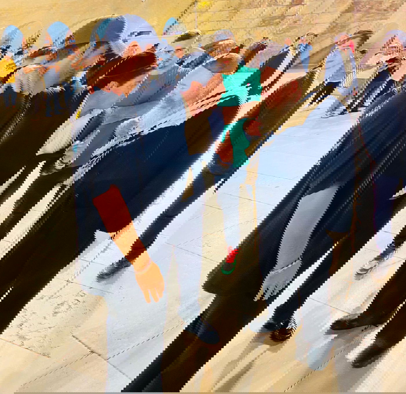 השחקן ביקש סליחת בכותל וזכה לברכת המקובל