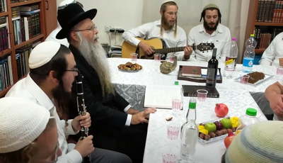 ישיבת רועה ישראל בביצוע מרגש: "חמול"