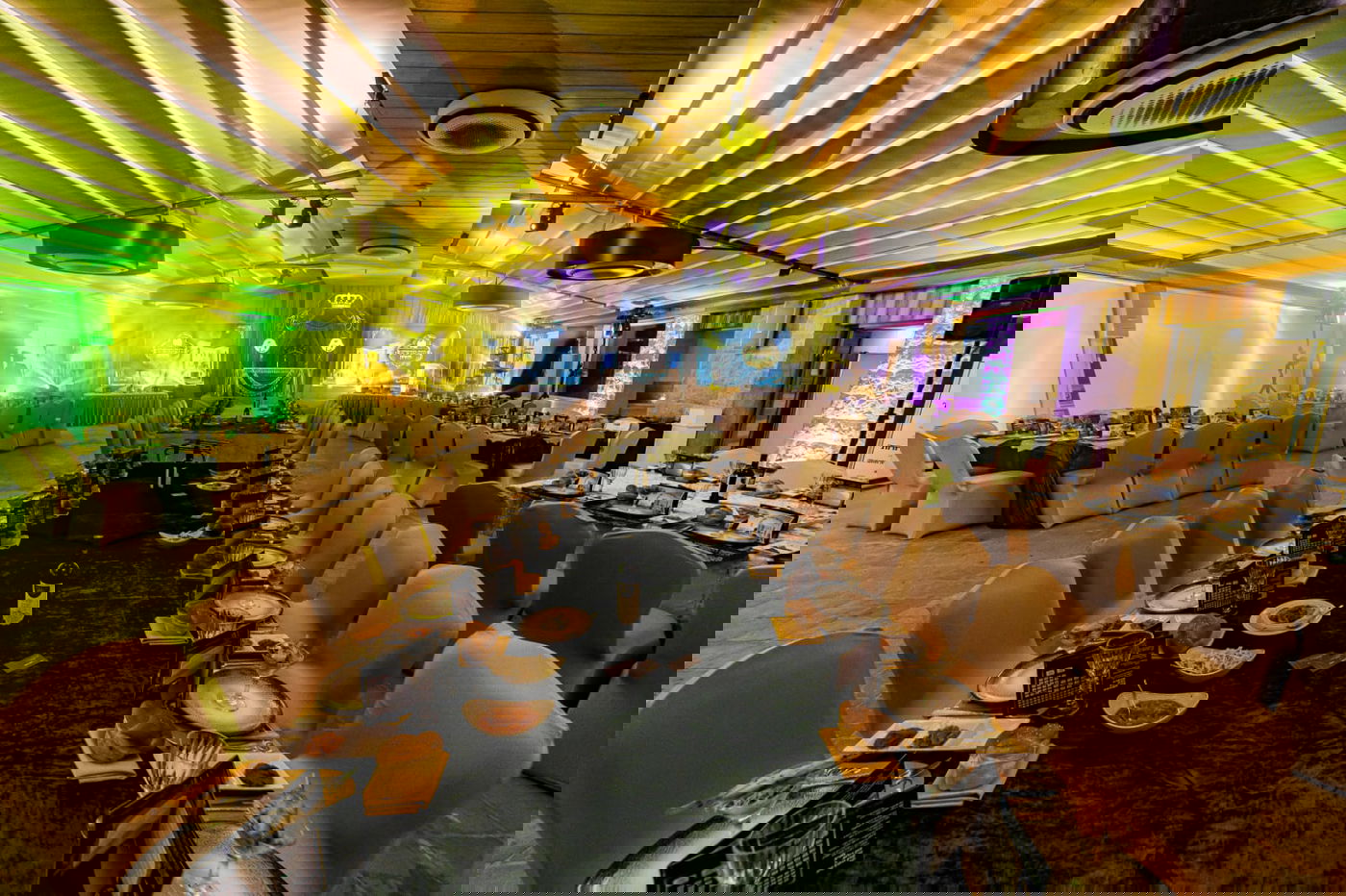 חסידי ויז'ניץ בביתר התכנסו ל'דינר' מיוחד