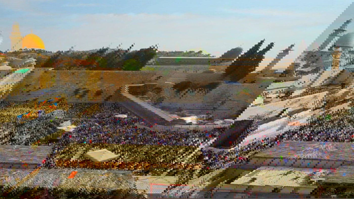 ערב ראש השנה: רבבות ביקשו סליחות בכותל המערבי