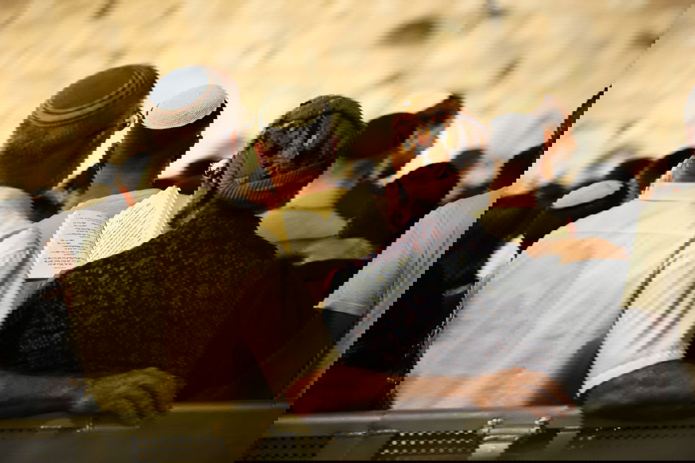 ערב ראש השנה: רבבות ביקשו סליחות בכותל המערבי