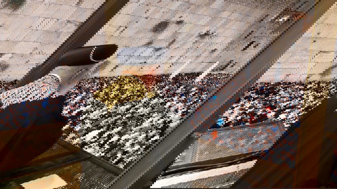 ערב ראש השנה: רבבות ביקשו סליחות בכותל המערבי