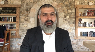 צבי יחזקאלי בפינה על פרשת וילך • צפו