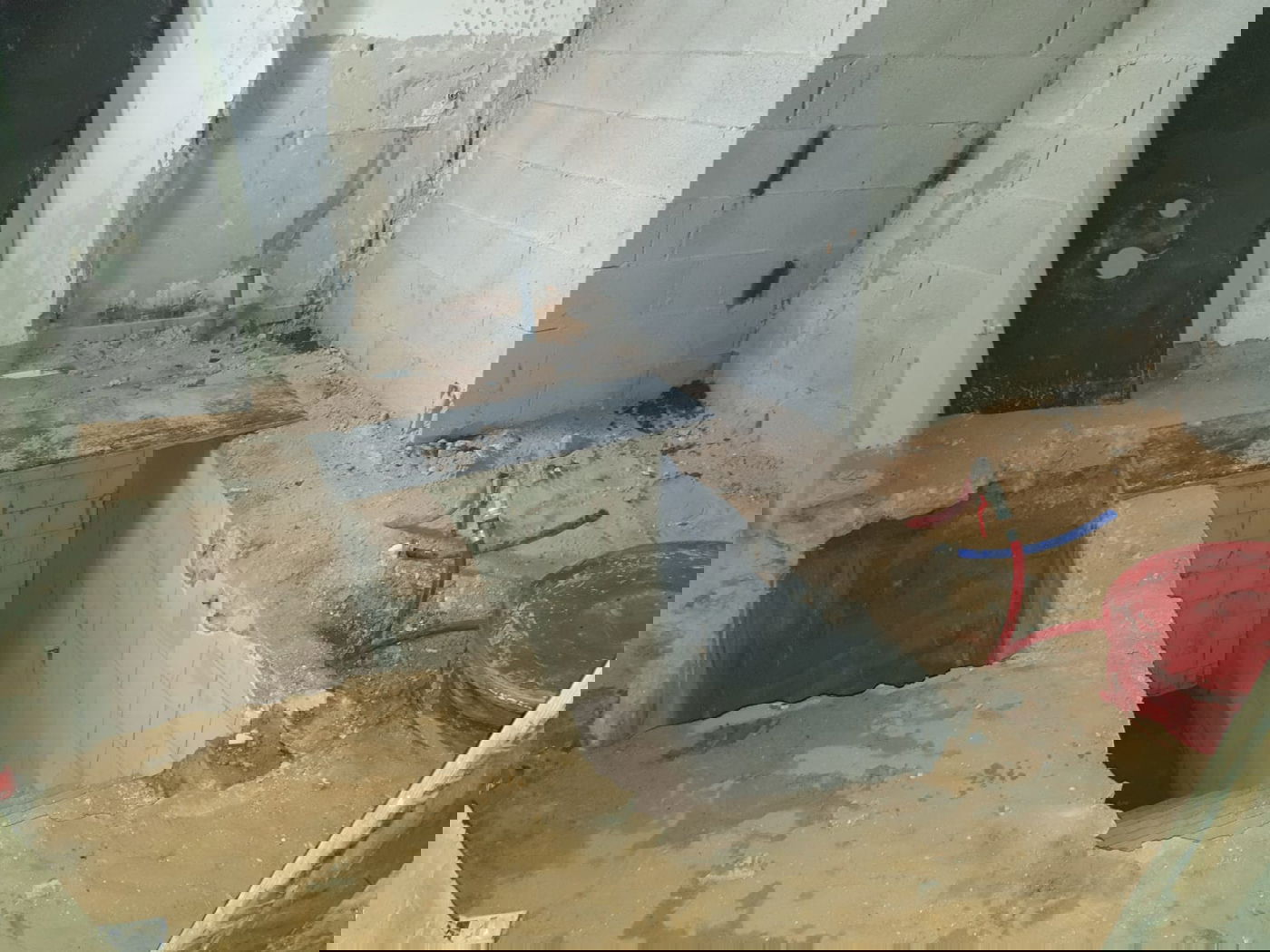 האחיין פרץ בבכי ואישר: "זה המקווה בו טבל מרן החזון איש" | גילוי מסעיר בב"ב