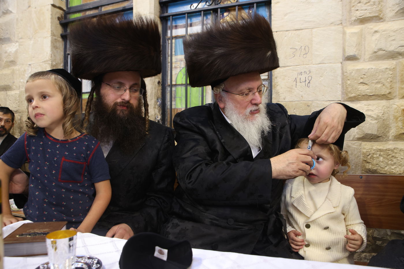 האדמו"ר מספינקא ערך 'חלאקה' לנכדו