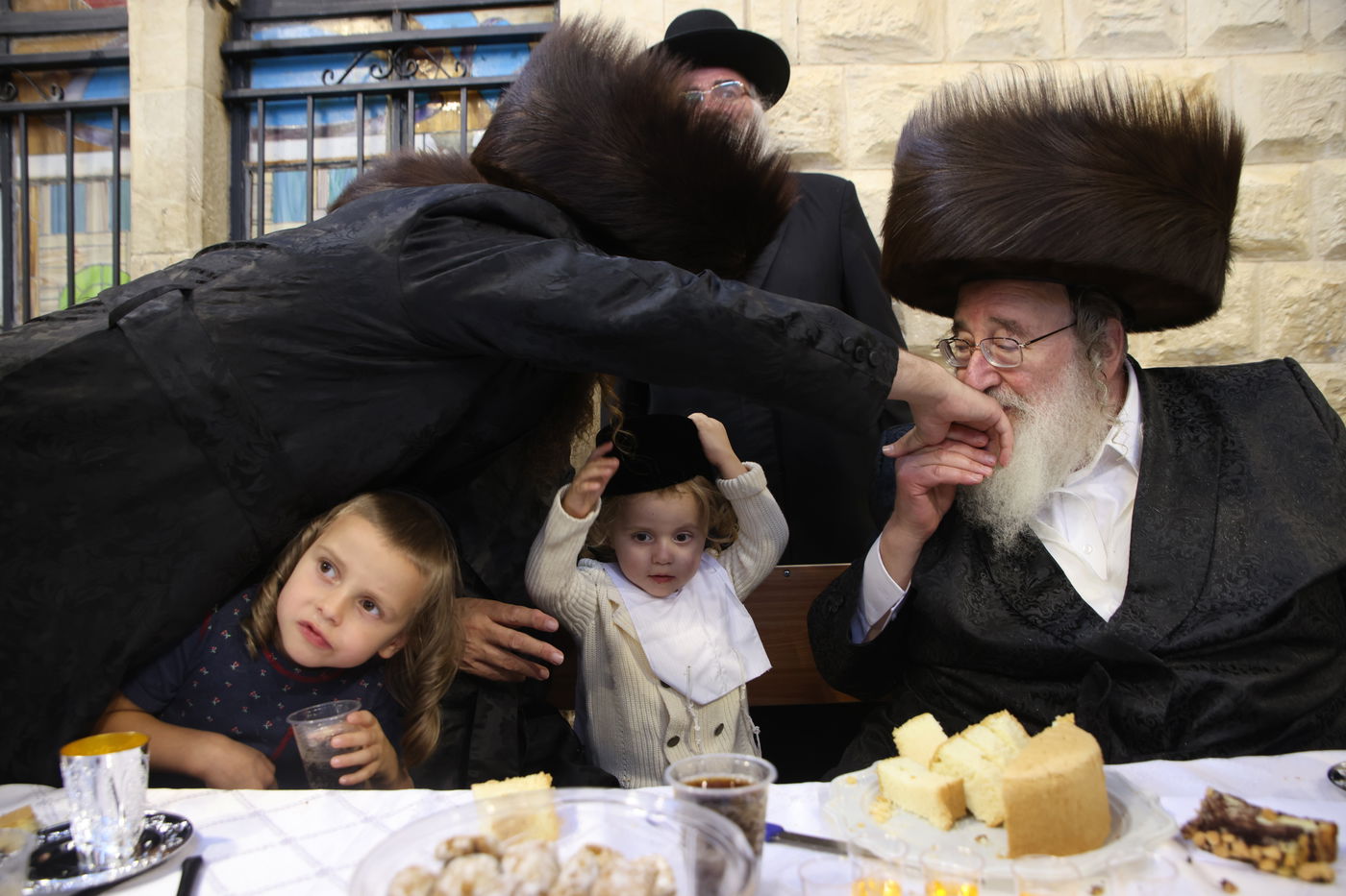 האדמו"ר מספינקא ערך 'חלאקה' לנכדו