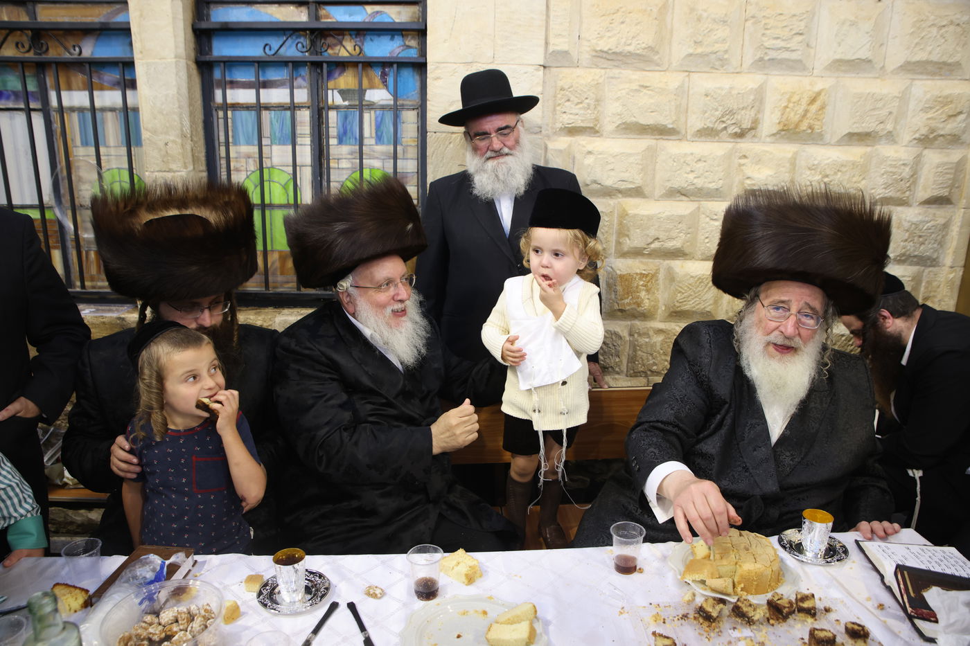 האדמו"ר מספינקא ערך 'חלאקה' לנכדו