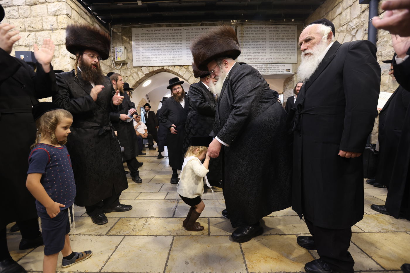 האדמו"ר מספינקא ערך 'חלאקה' לנכדו