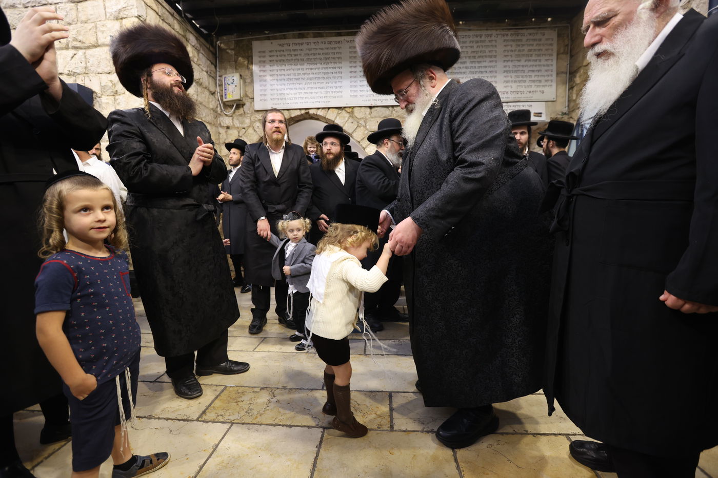 האדמו"ר מספינקא ערך 'חלאקה' לנכדו