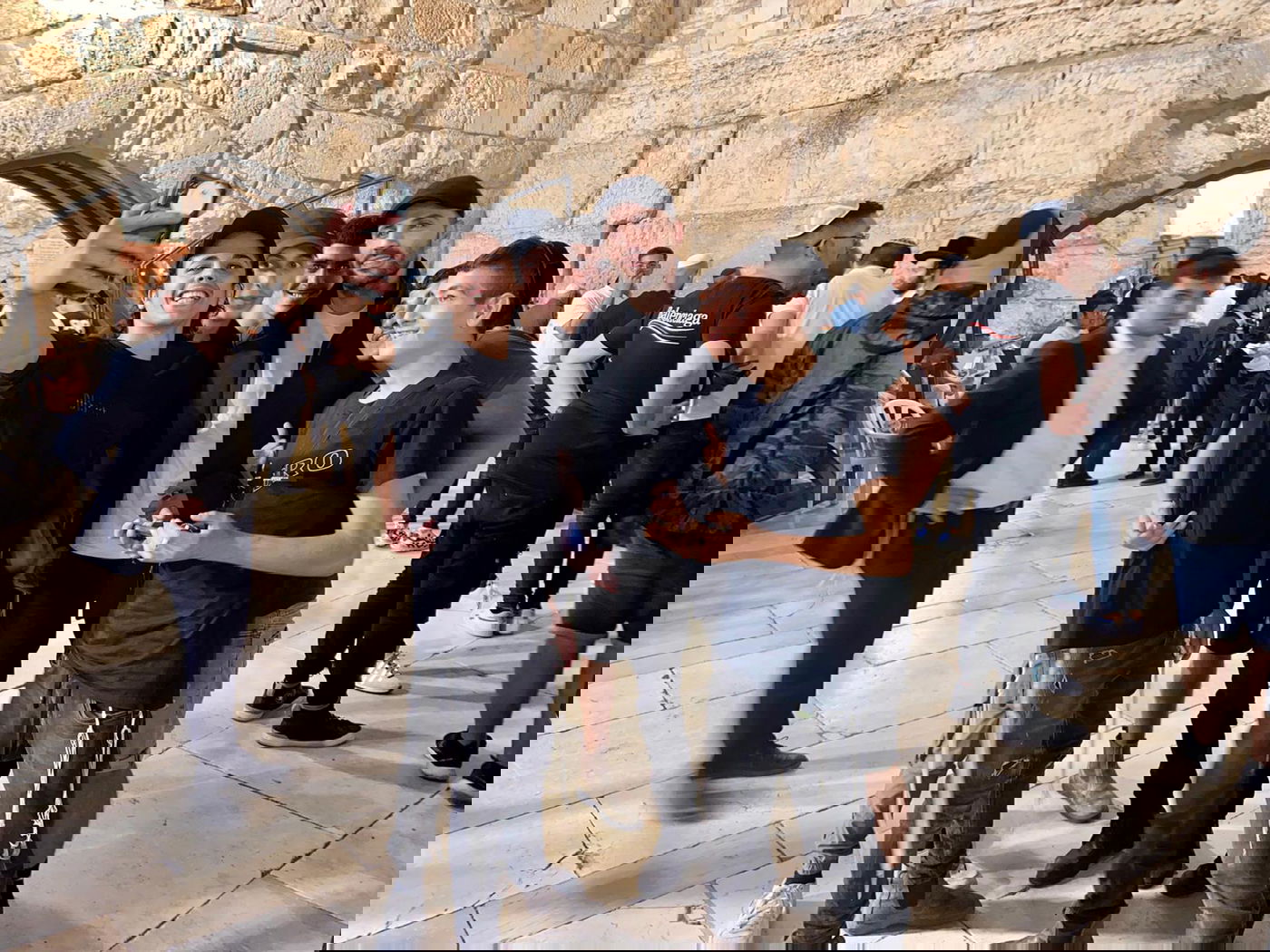 השחקן והזמר ביקשו סליחה בכותל המערבי