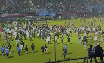 אינדונזיה: לפחות 129 הרוגים בהתפרעות באצטדיון