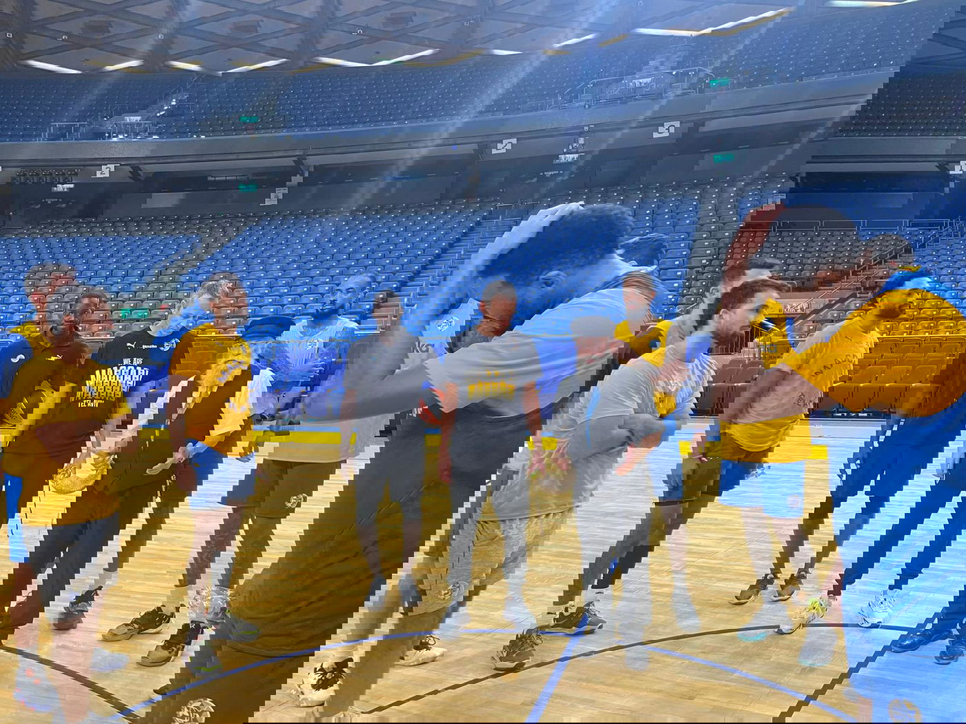 ערב יום כיפור: הרב גלויברמן חיזק את השחקנים