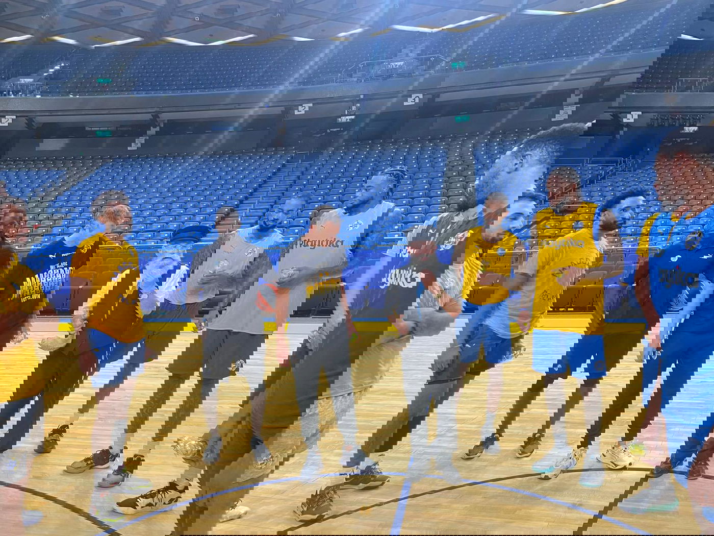 ערב יום כיפור: הרב גלויברמן חיזק את השחקנים