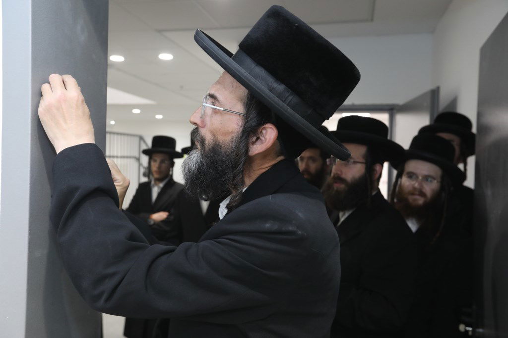 קבעו מזוזה: בצאנז חנכו בית ספר חדש בבית שמש