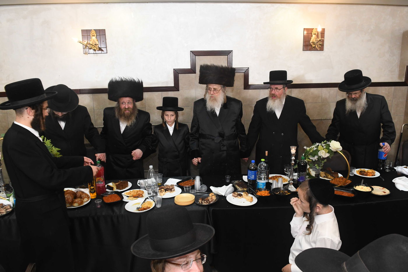 בר מצווה לנכד אב"ד זוועהיל והרבי מקאמרנא