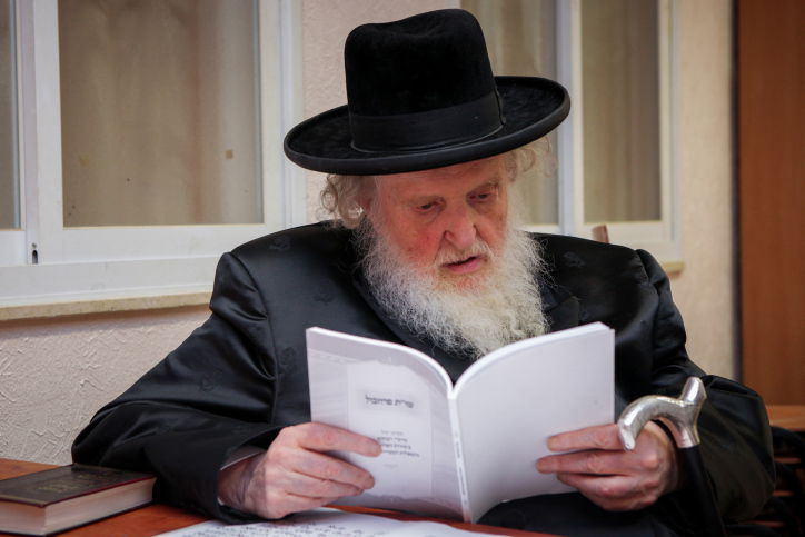 העדה החרדית במכתב לציבור: התפללו לרפואת הראב"ד