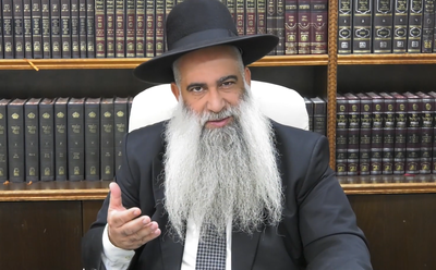 הרב שי פרי עם ממתק ליום הכיפורים • צפו