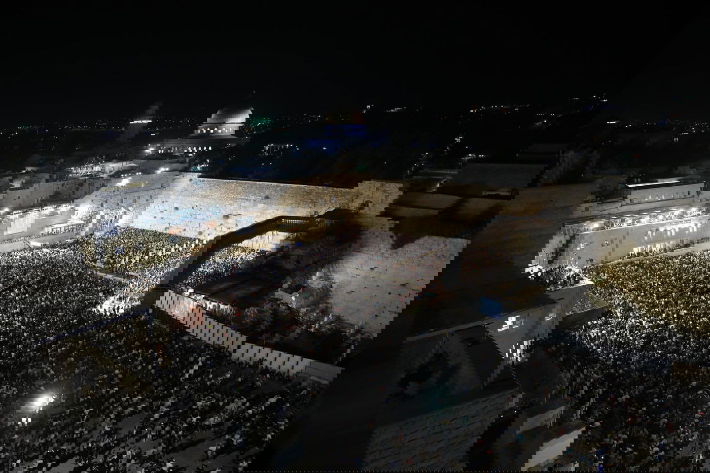 "וּתְשׁוּבָה וּתְפִלָּה"; כך נראות הסליחות האחרונות בכותל