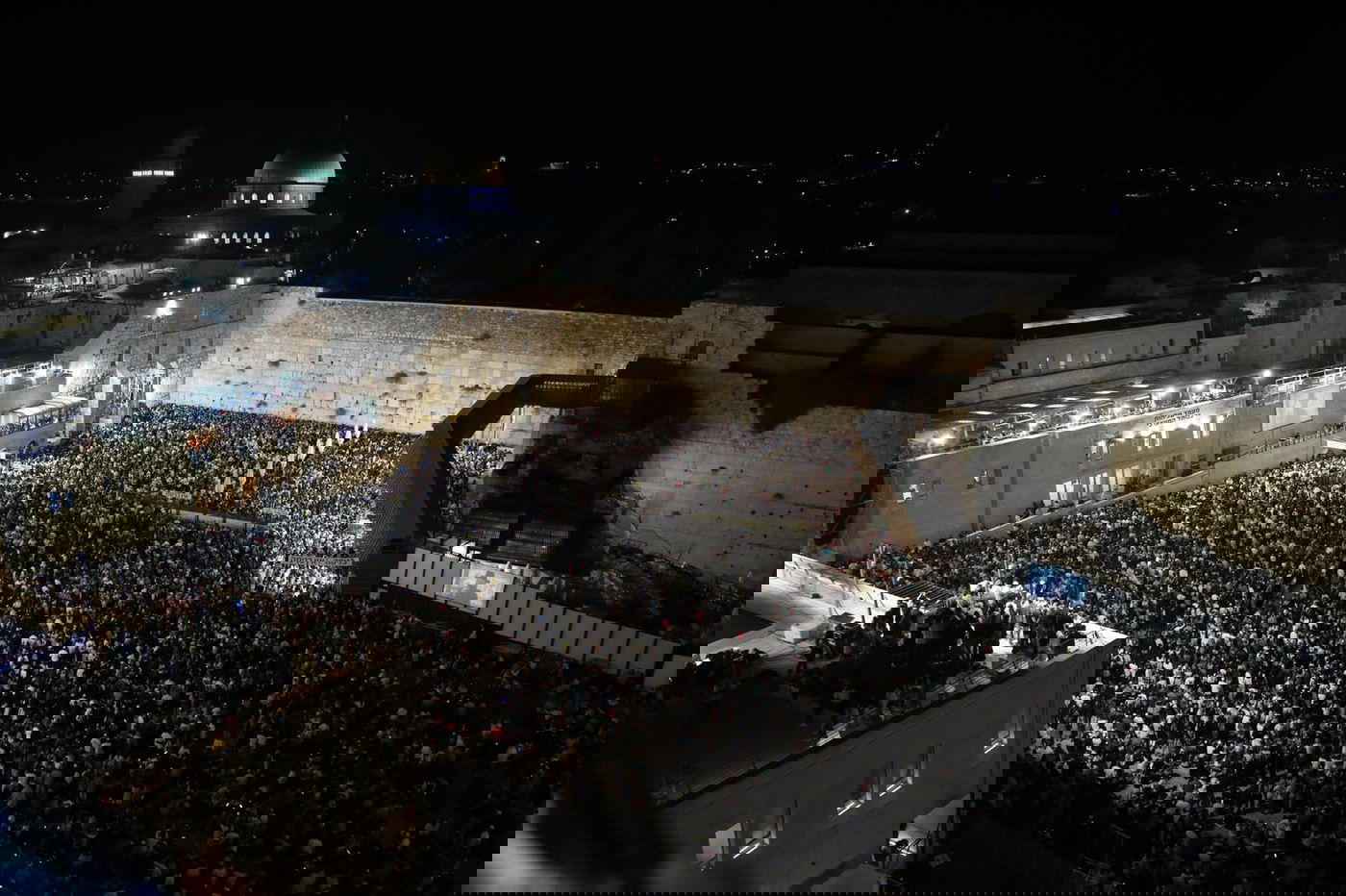 "וּתְשׁוּבָה וּתְפִלָּה"; כך נראות הסליחות האחרונות בכותל